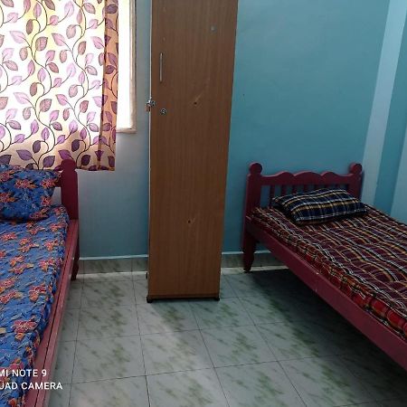 Auberge de jeunesse Easvari Grand Pg For Women - Female Only à Chennai Extérieur photo