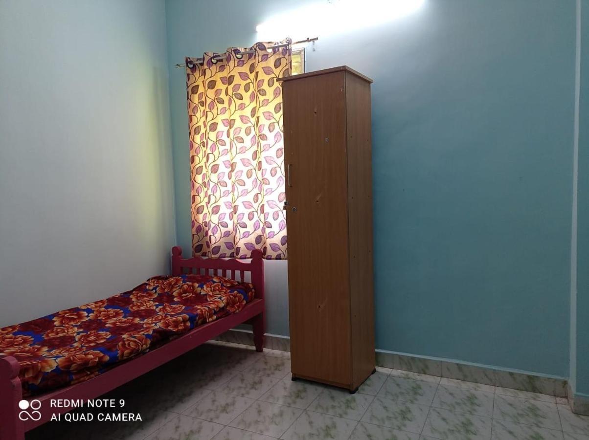 Auberge de jeunesse Easvari Grand Pg For Women - Female Only à Chennai Extérieur photo